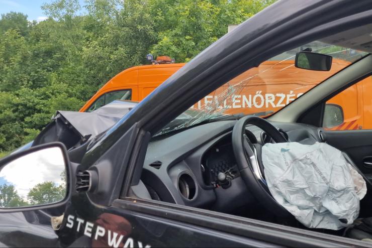 tellenr autba csapdott egy Dacia Vasvr kzelben, a 8-as fton