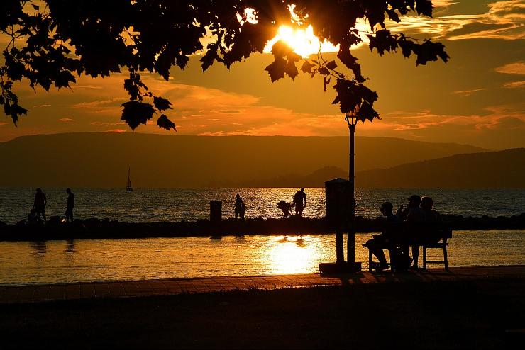 Htftl tbb vonat megy a Balatonhoz